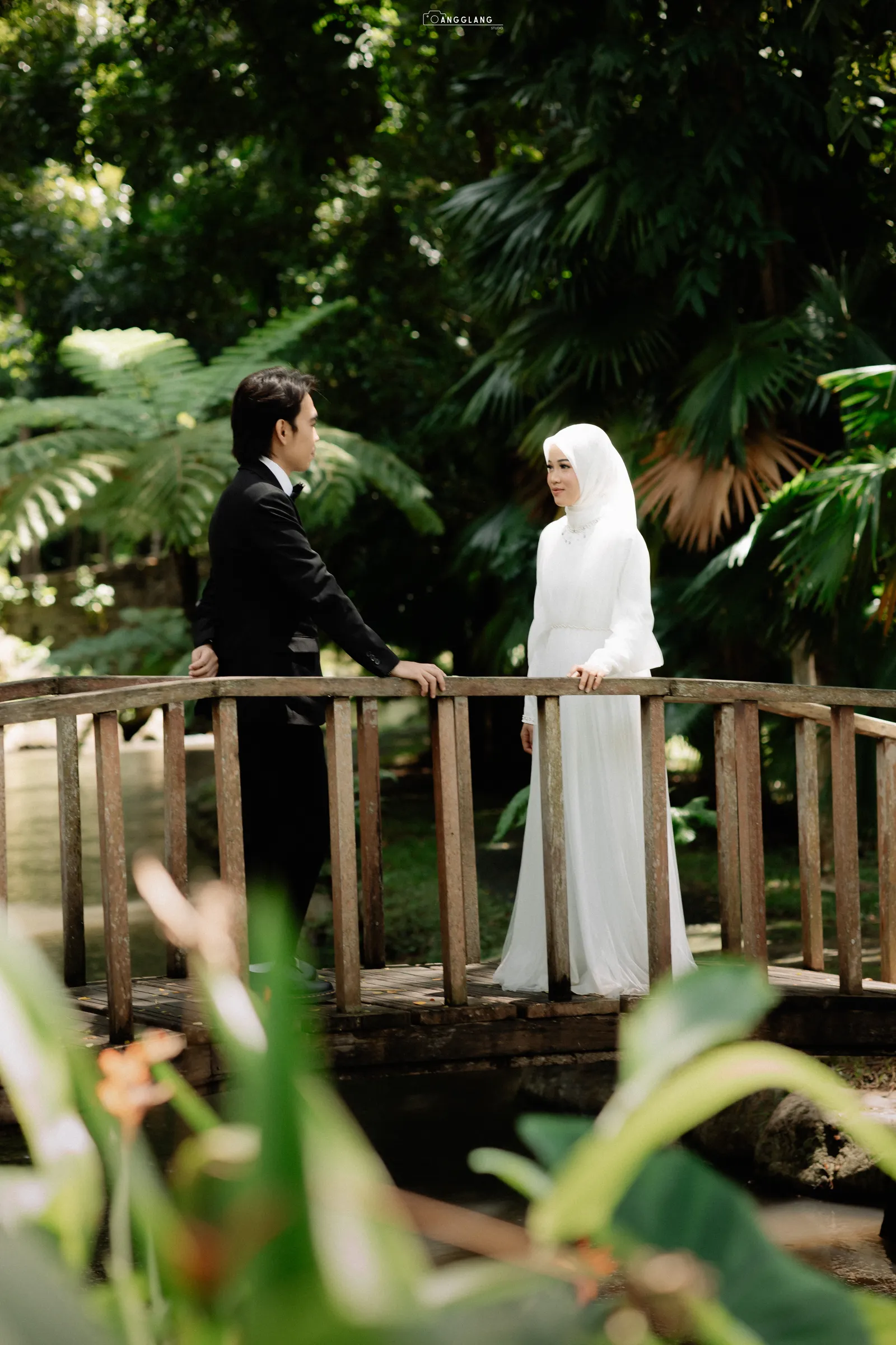 Momen golden hour untuk prewedding outdoor